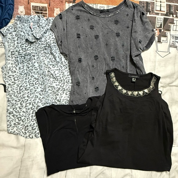 Grunge top bundle in size xs/s - Picture 1 of 7